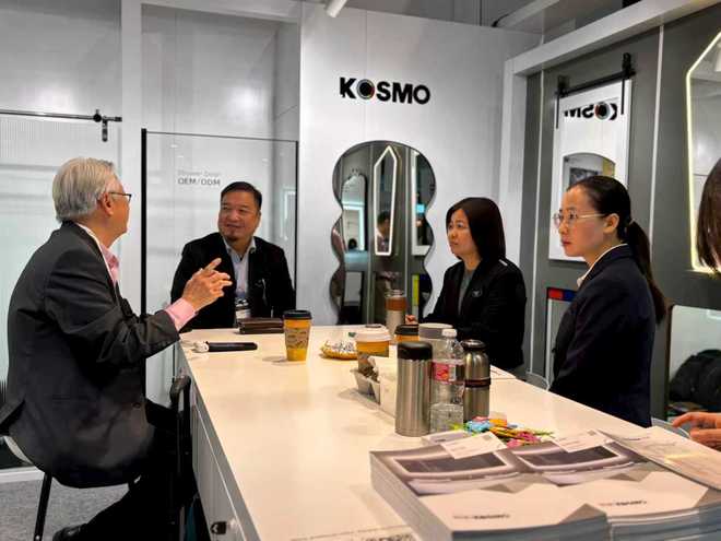 KOSMO 技术硬核驱动镜显非凡实力PG麻将胡了22025美国KBIS展(图3) KOSMO 技术硬核驱动镜显非凡实力PG麻将胡了22025美国KBIS展(图3)
